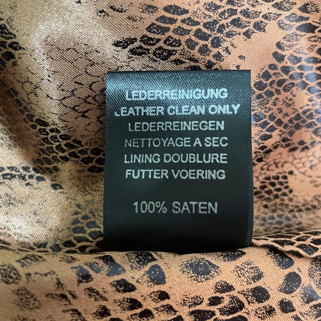 未使用に近い ラムレザーコート パイソン柄 マキシ丈 本革 ベルト S-M相当