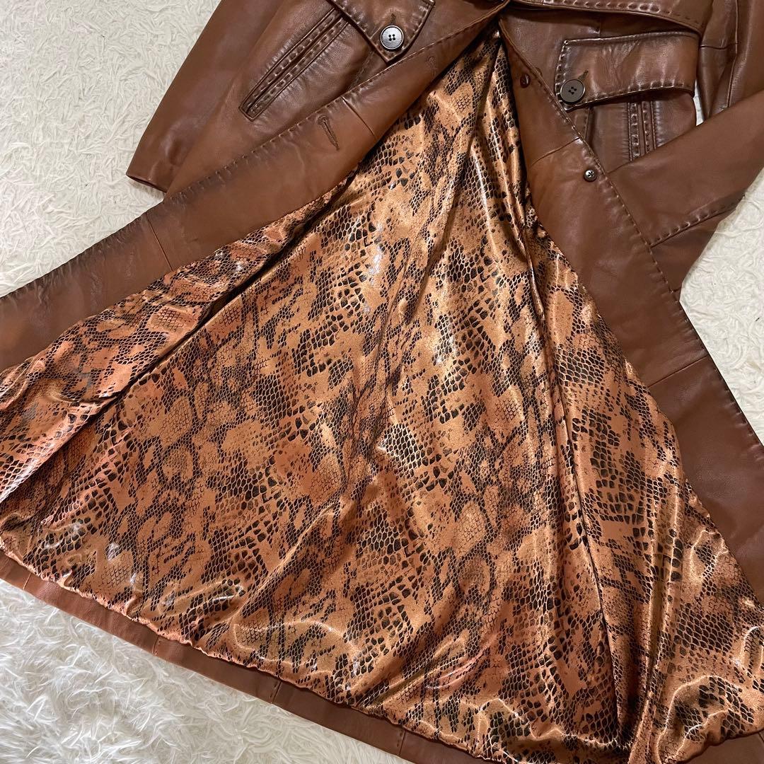 未使用に近い ラムレザーコート パイソン柄 マキシ丈 本革 ベルト S-M相当