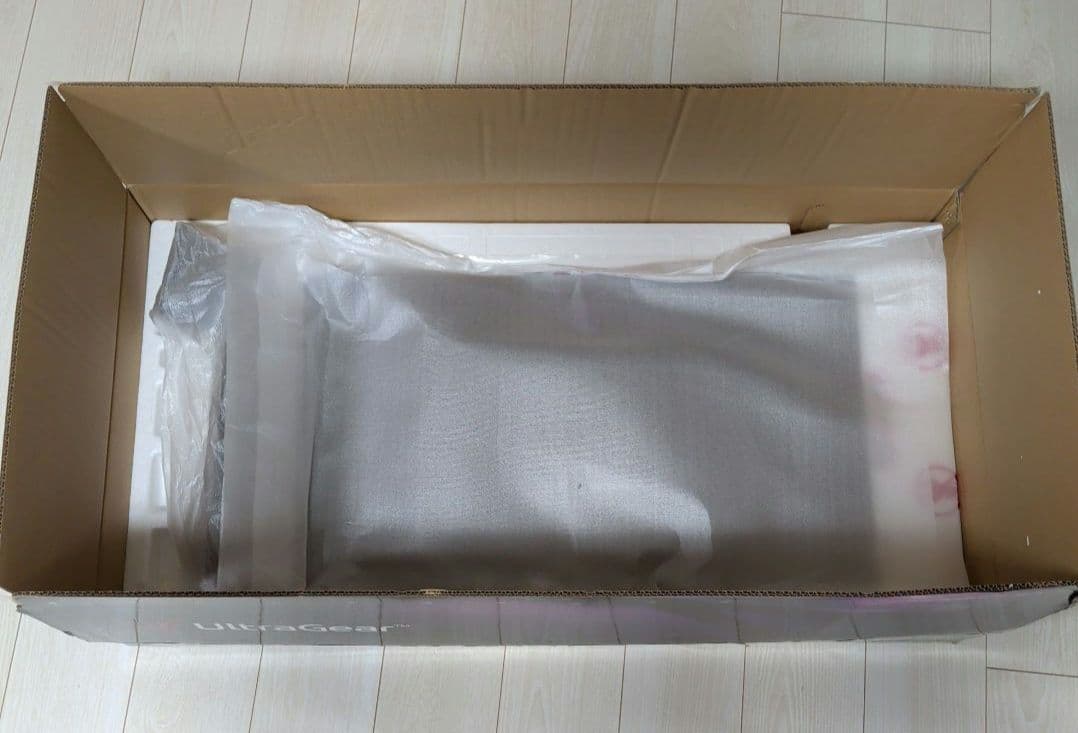 LG 32型 UltraGear 4K ゲーミングモニター 32GQ950-B