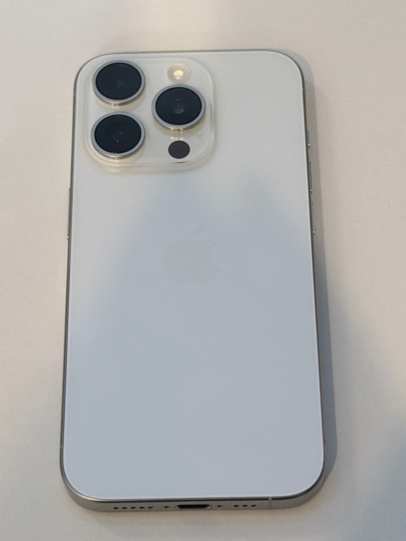 Apple iPhone １５Pro ホワイト本体５１２GB