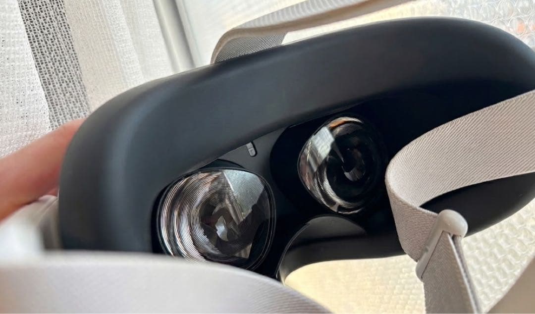 【極美品】 Quest 2 64GB使用3回付属品完備＆ハードケース付