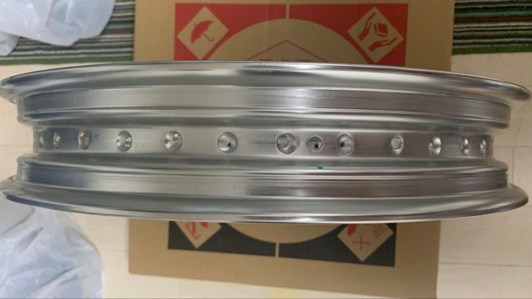 D.I.D ポリッシュ E型 アルミリム 2.50-18 Z系 Z2 Z1 KZ