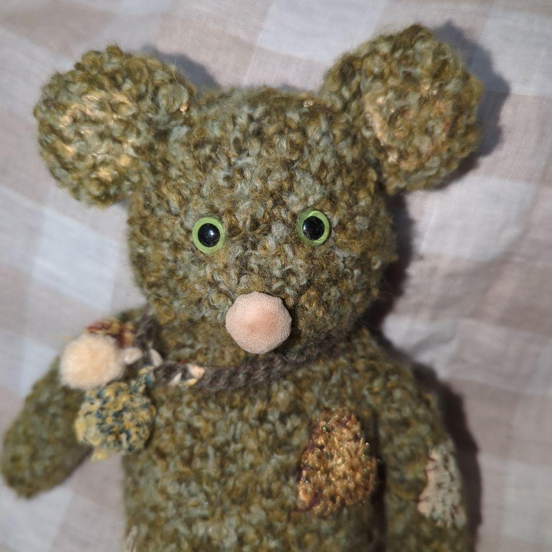 テディベア　緑色のクマ　熊　編みぐるみ　元気の出る顔