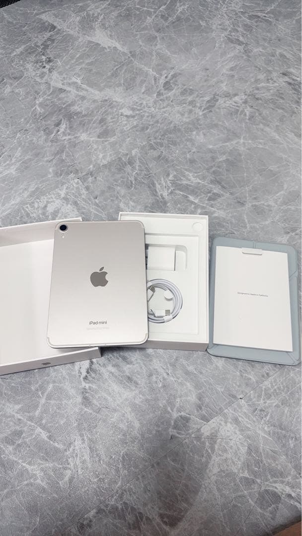 美品　iPadmini 第7 128GB Wifi+セルラーモデル　スターライト