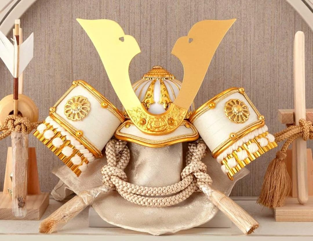 五月人形 兜 ケース 飾り ラウンド アクリル ケース 木目バック アイボリー