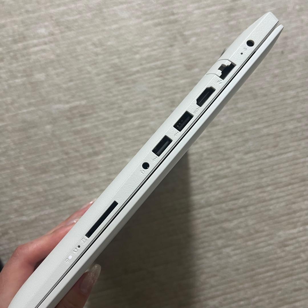 LAVIE NEC ノートパソコン PC-NS150EWZ