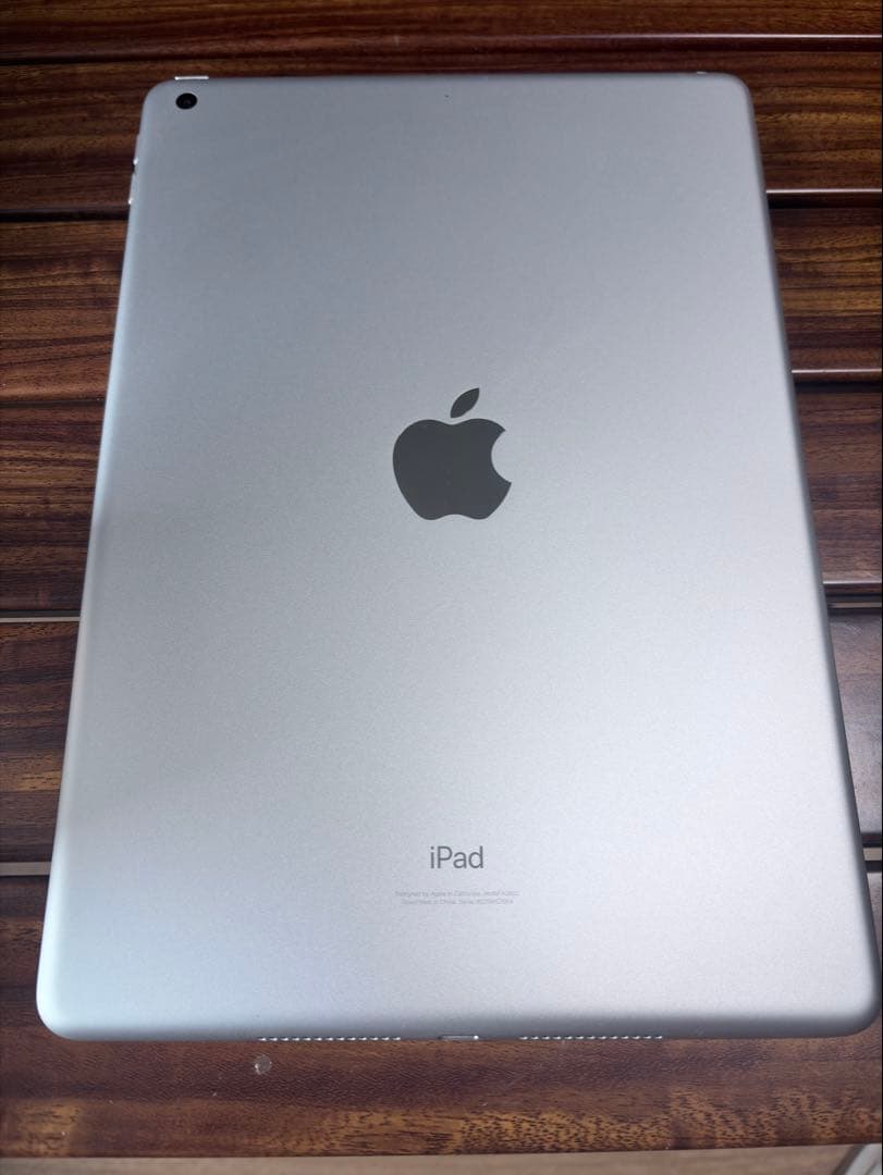 Apple iPad 10.2インチ シルバー 本体　第9世代