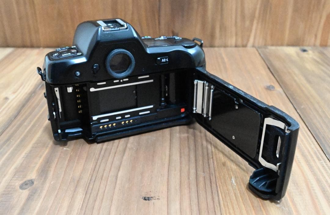 【美品！】Nikon F90＋AF NIKKOR 28㎜1:2.8＋ストラップ