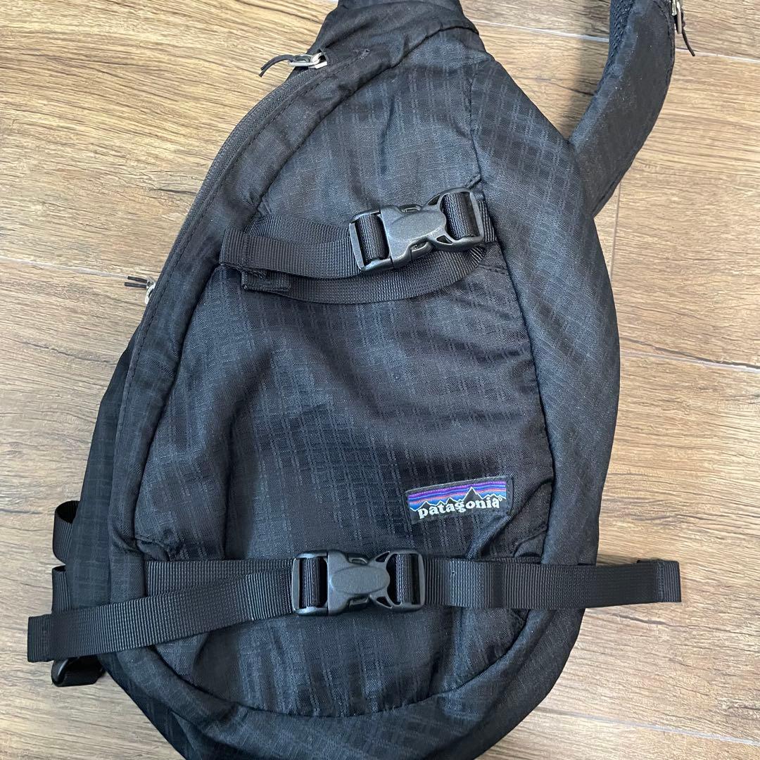 パタゴニア アトムスリング 旧型 ブラック ボディバック ショルダーバッグ
