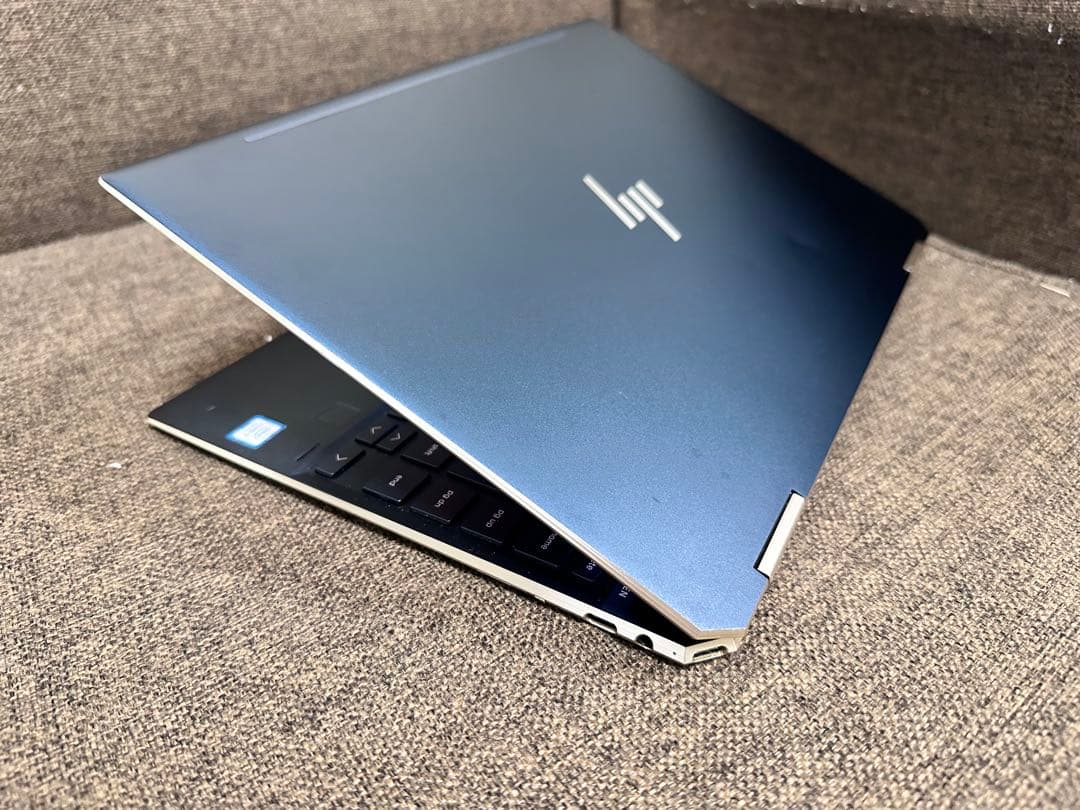 HP Spectre x360 13.3インチ　2in1 回転式　office
