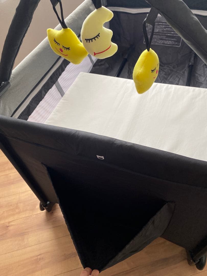 カトージ　ベビーベッド　マット、防水パッド付き