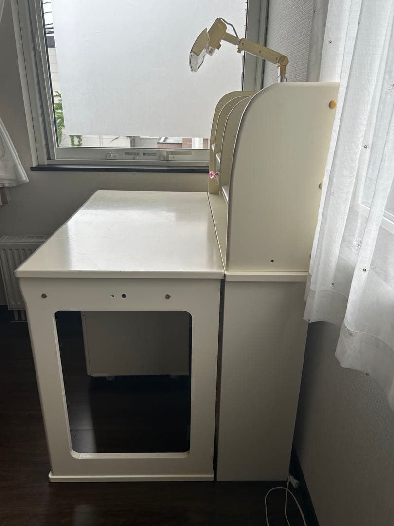 （札幌直接引取限定）くろがねデスク　ホワイト学習机　白ピンク　デスクライト付き