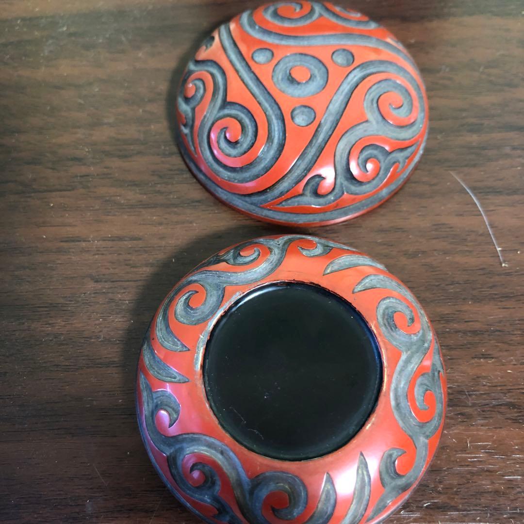 堆朱　香合　雲唐草