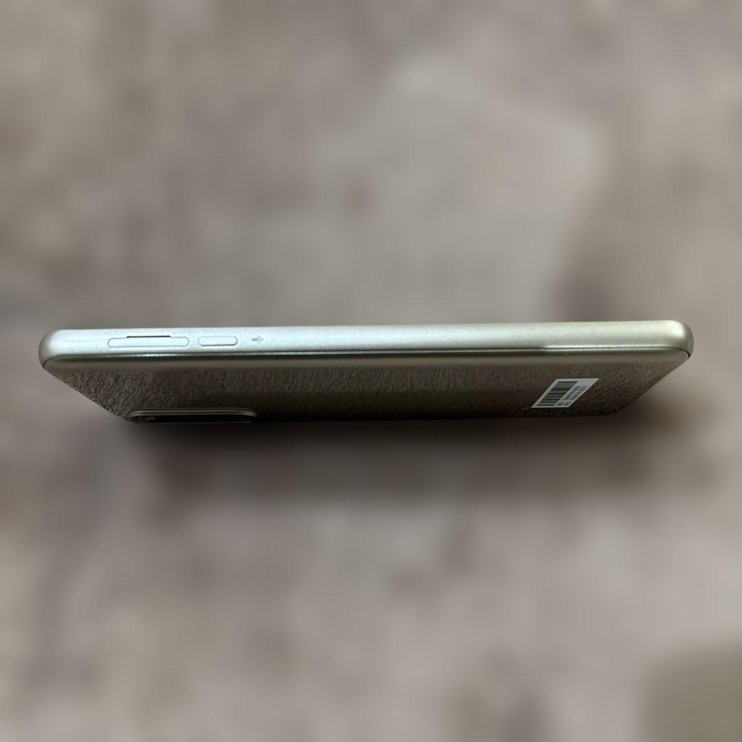 docomo らくらくスマートフォン Lite MR01 ゴールド