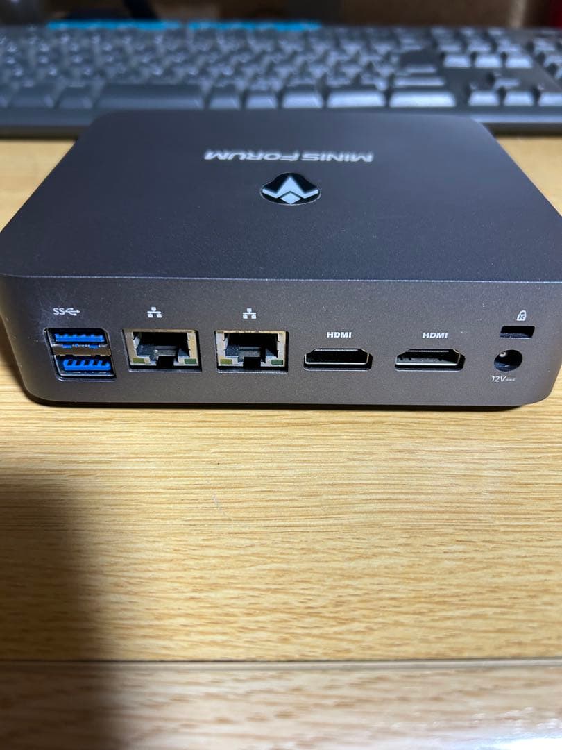 MINISFORUM UN305 Core i3-N305搭載　ミニPC