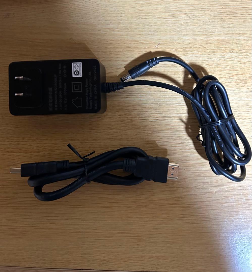 MINISFORUM UN305 Core i3-N305搭載　ミニPC