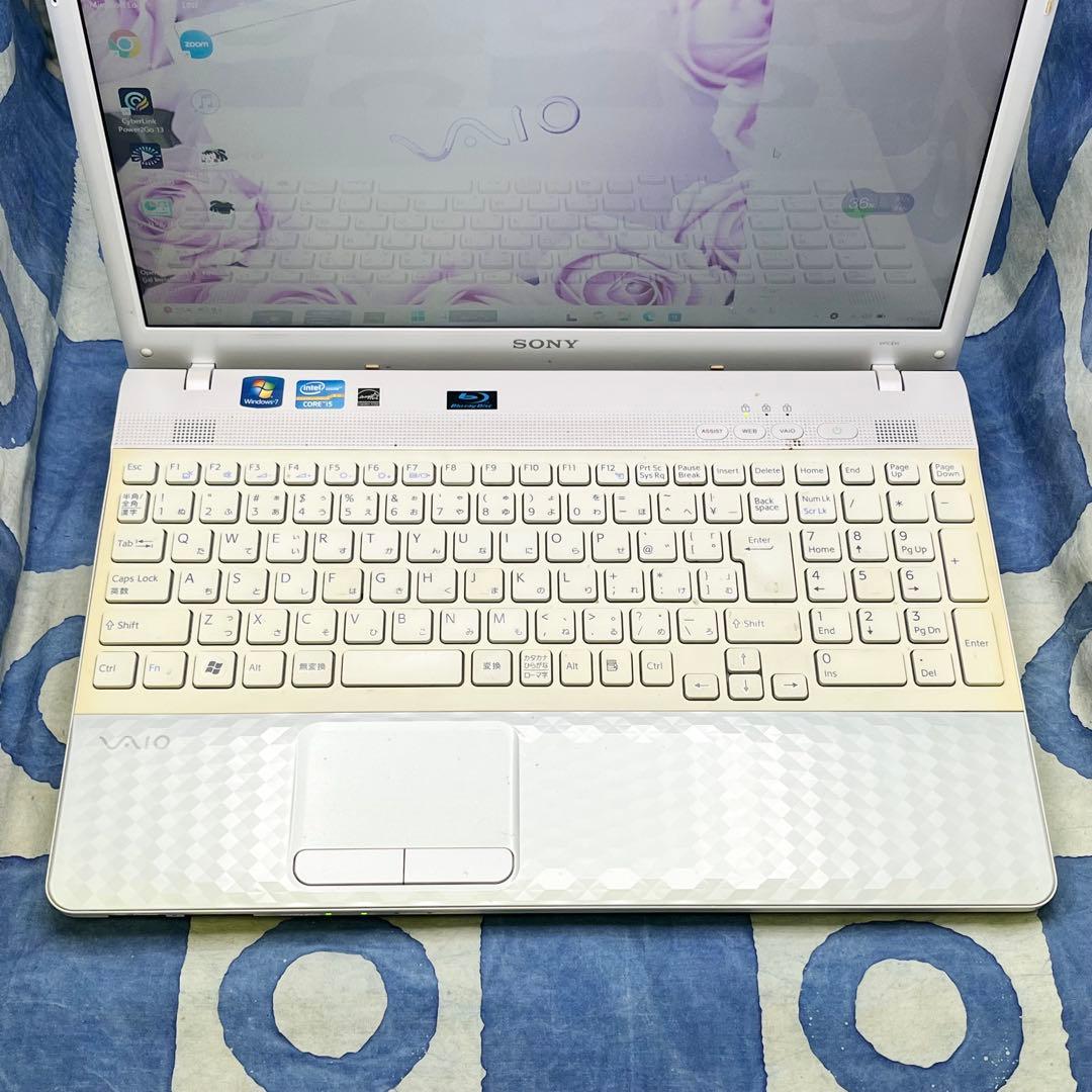 人気VAIO♡快速SSD256G☆i5☆美しい白♪ブルーレイ&カメラ！Win11