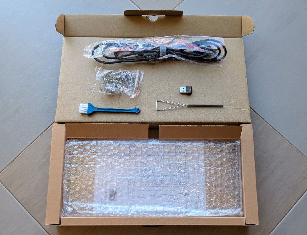 Niz micro82 RGB 無線モデル（キーキャップ交換済み）