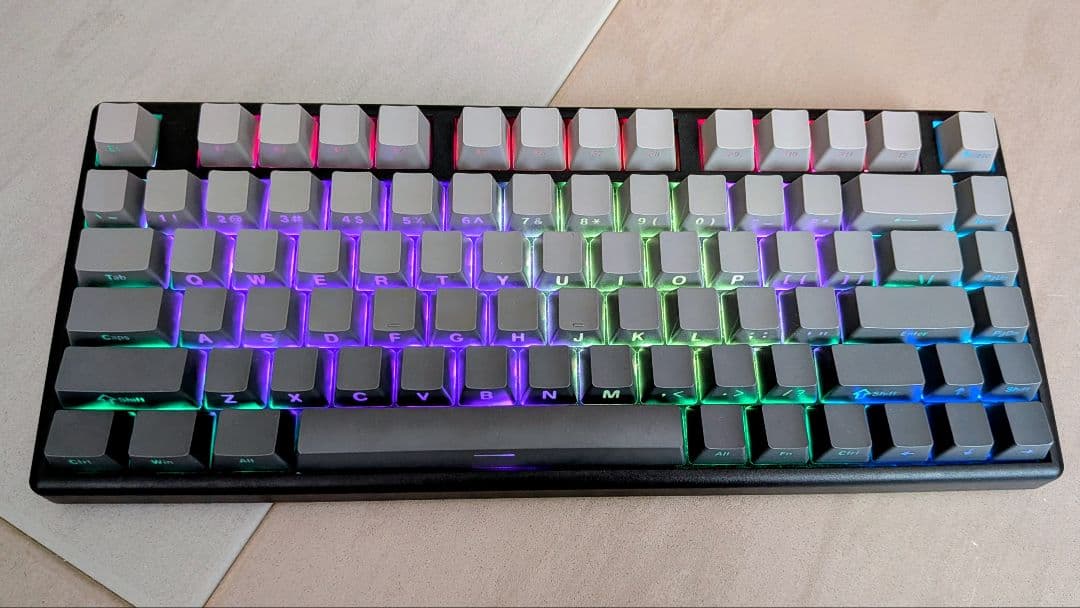 Niz micro82 RGB 無線モデル（キーキャップ交換済み）