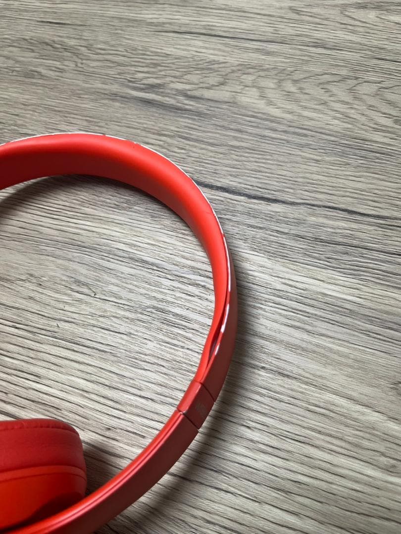 beats ヘッドホン　赤色