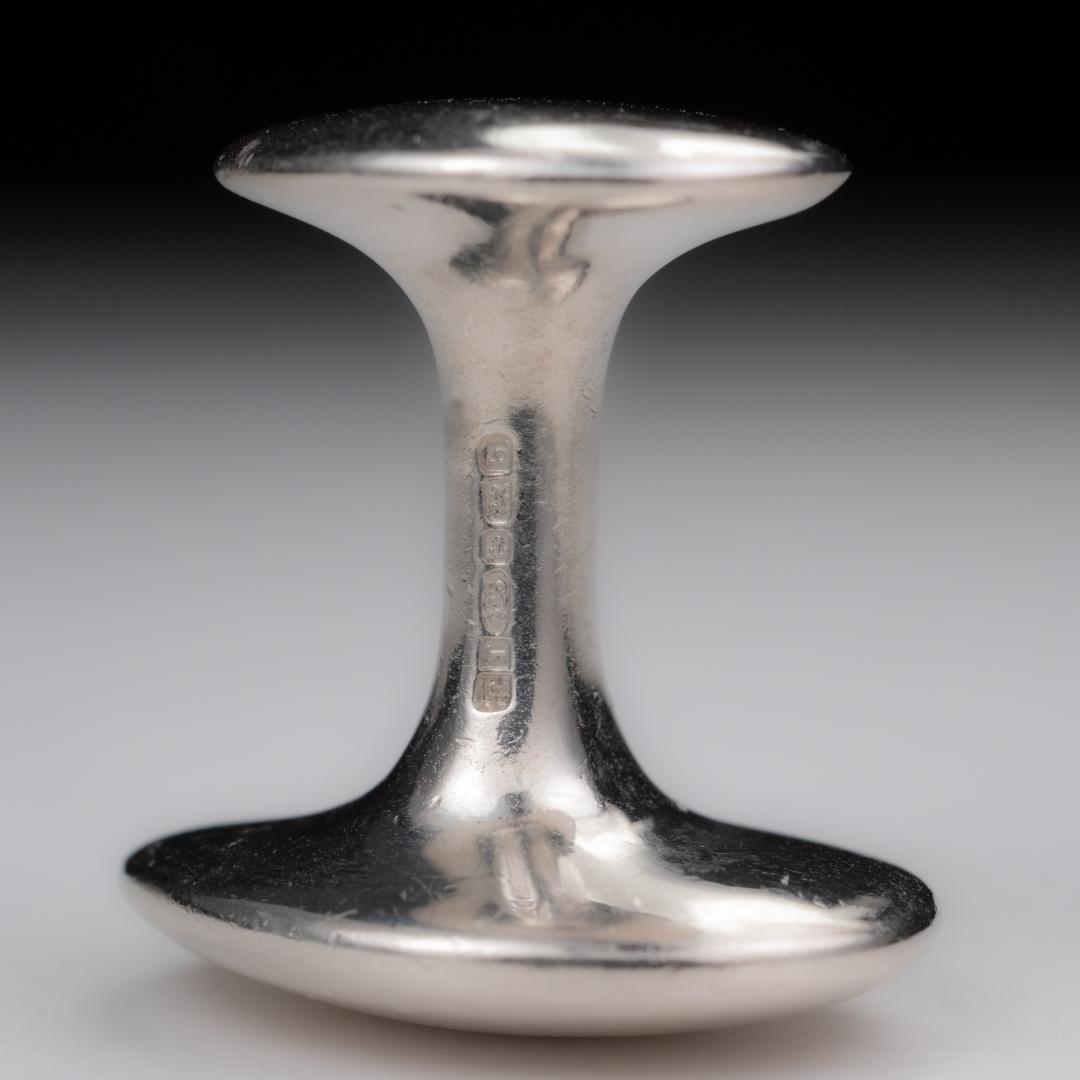 英国銀製品の証 01年製バーミンガムホールマーク タテオシアン シルバーカフス