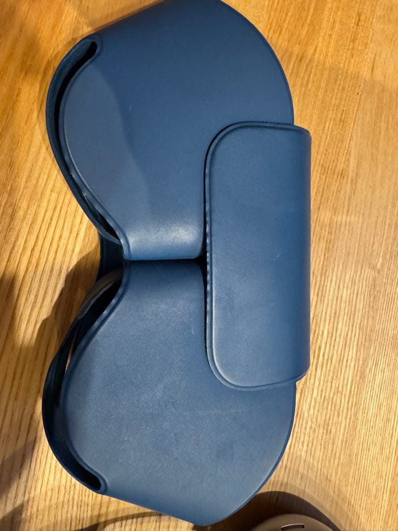 AirPods max ブルー