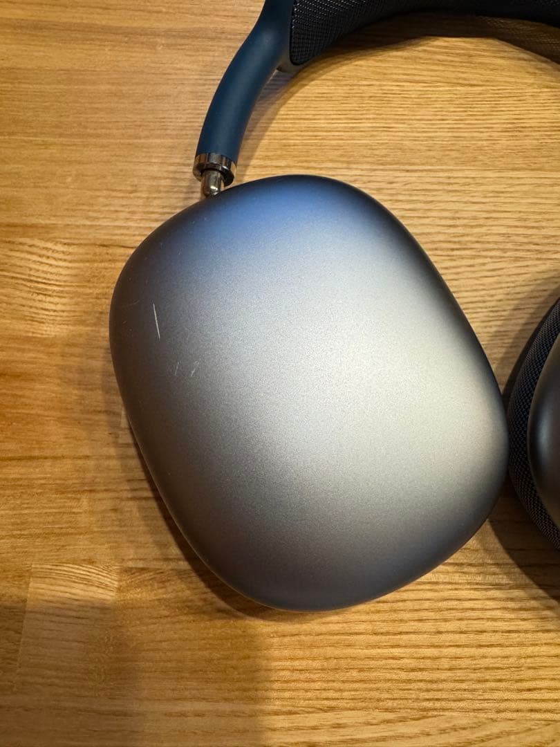 AirPods max ブルー