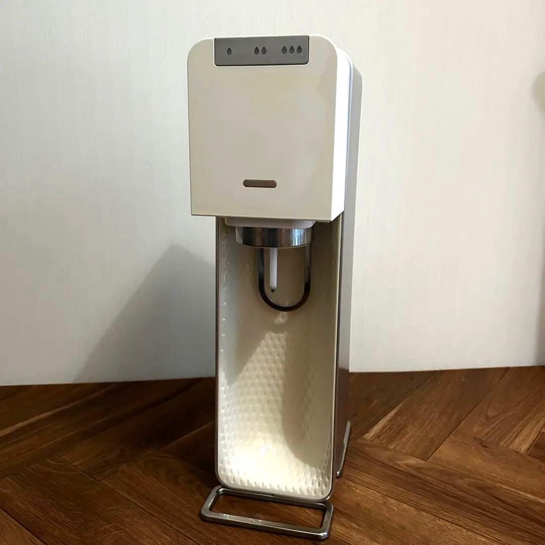 【中古美品】ソーダストリーム　ソースパワー　白　※本体＋電源アダプターのみ※