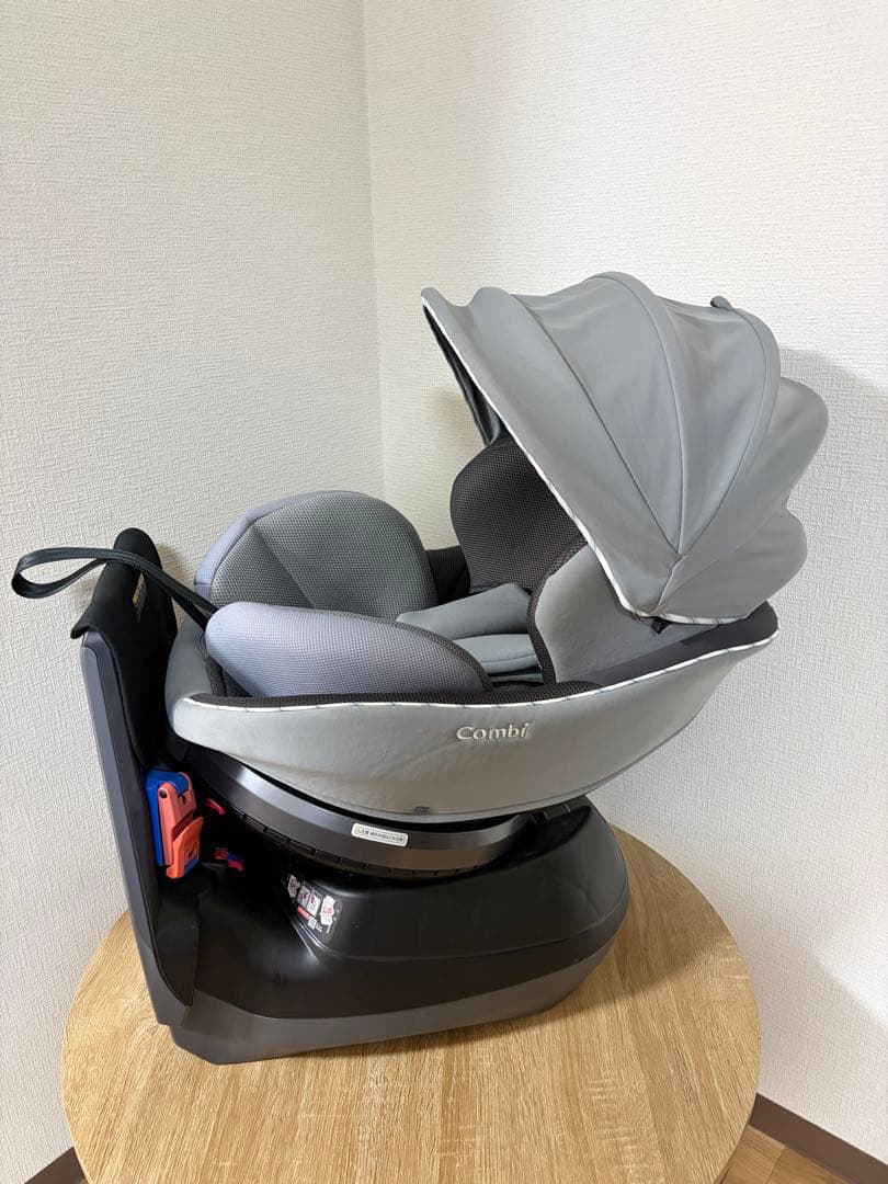 Combi チャイルドシート グレー