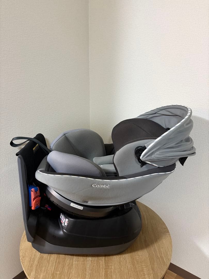 Combi チャイルドシート グレー