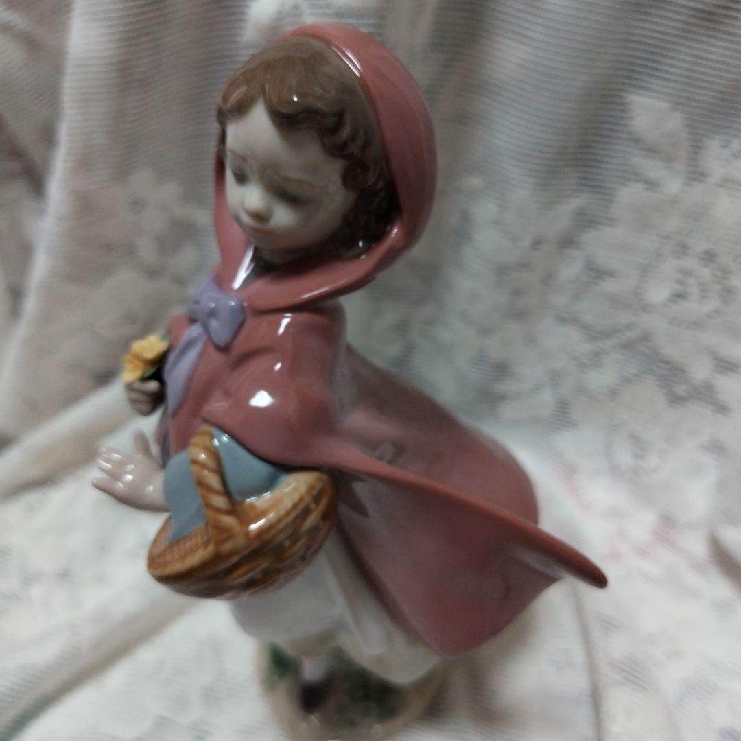 リヤドロ1008500 赤ずきん