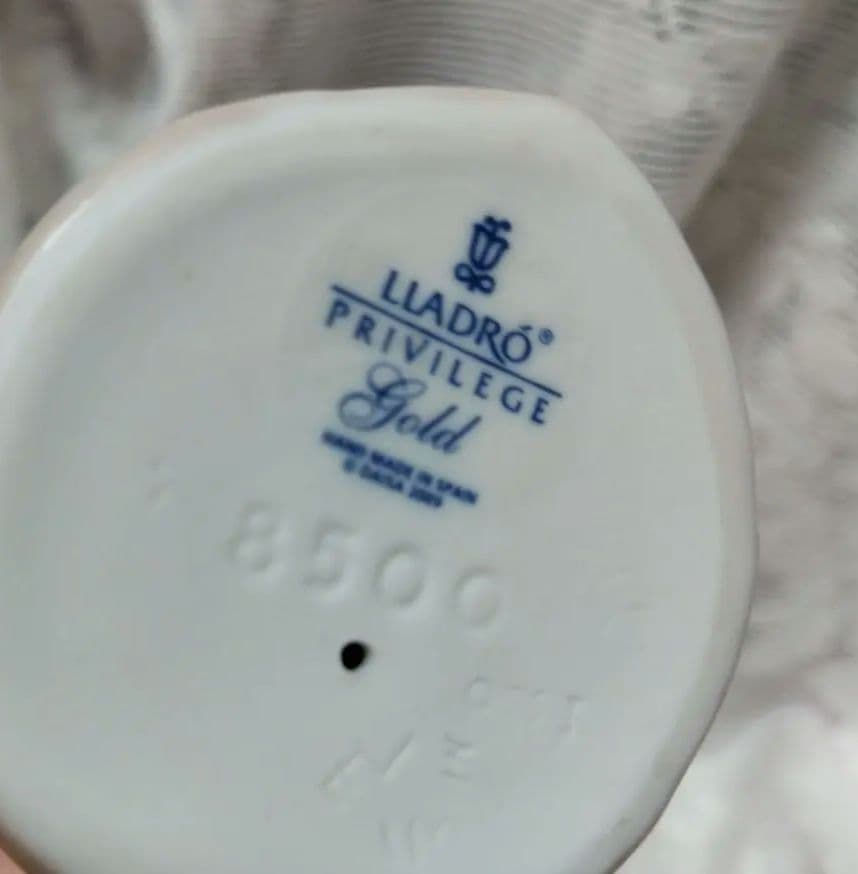 リヤドロ1008500 赤ずきん