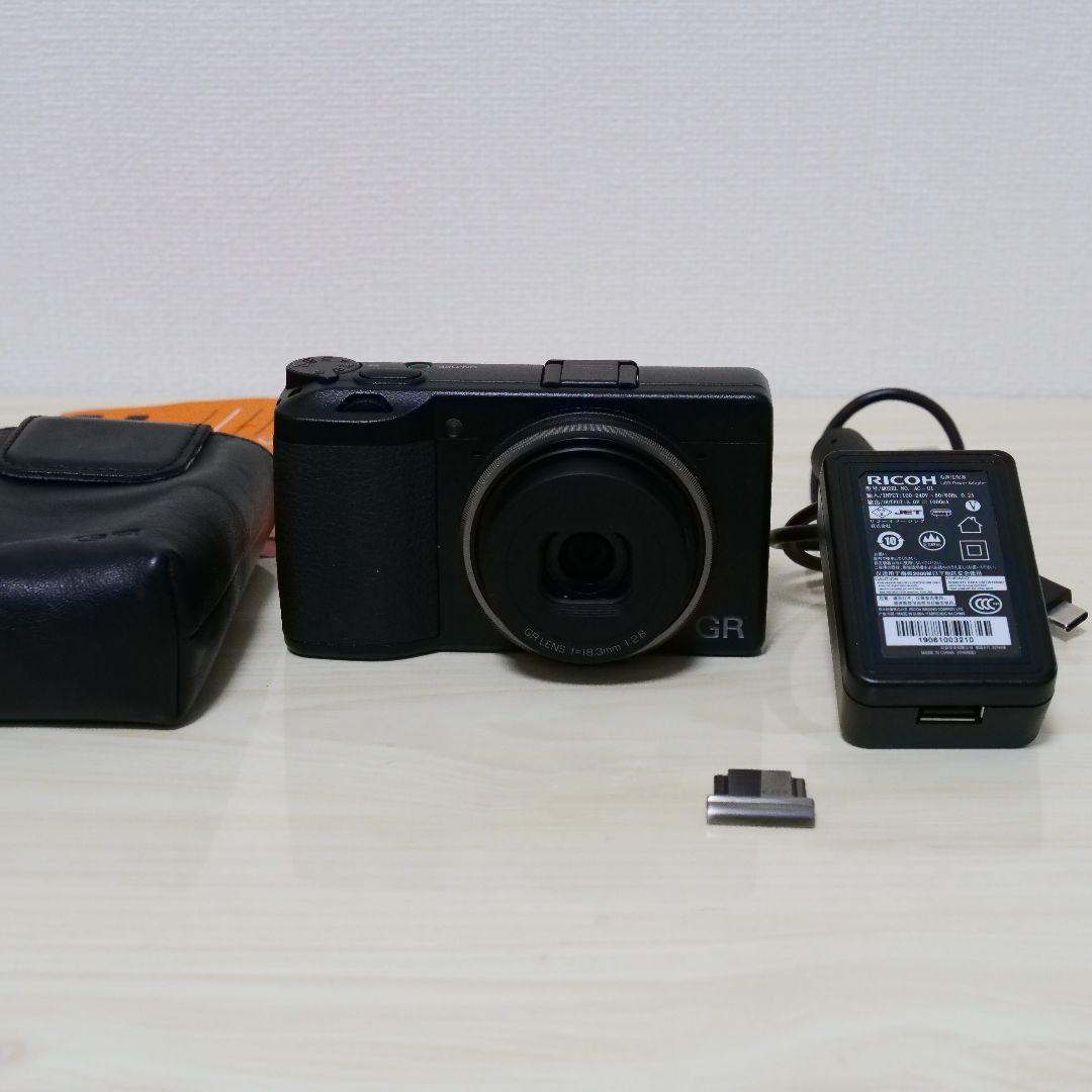 【豪華おまけ、ショット数わずか】RICOH GR Ⅲ 純正ポーチ他