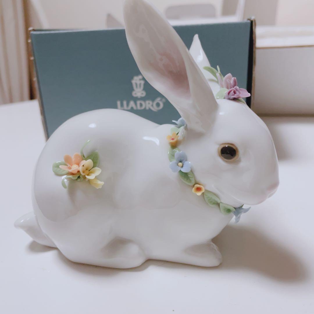 卯年　新品　リヤドロ　LLADRO 花飾りの白うさぎ