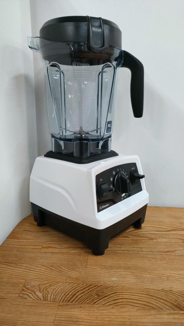 【未使用に近い】バイタミックス E520　保証書あり　ホワイト　1618