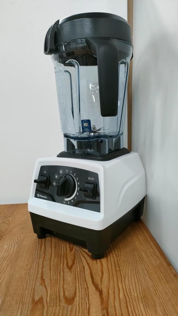 【未使用に近い】バイタミックス E520　保証書あり　ホワイト　1618