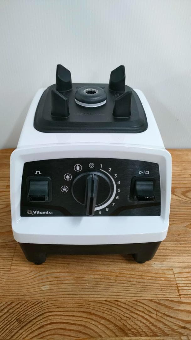 【未使用に近い】バイタミックス E520　保証書あり　ホワイト　1618