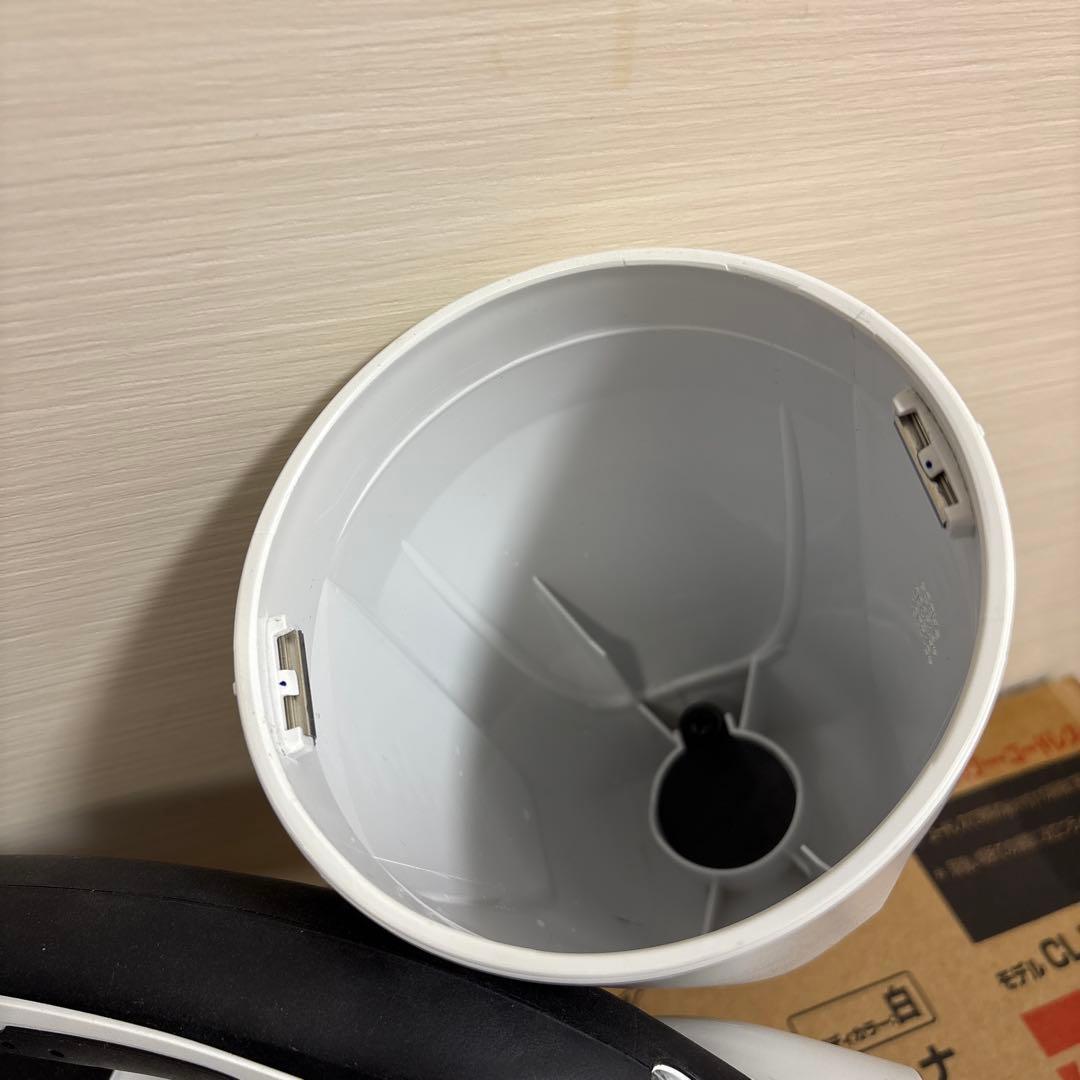 Makita マキタ 充電式クリーナー CL180FDZW