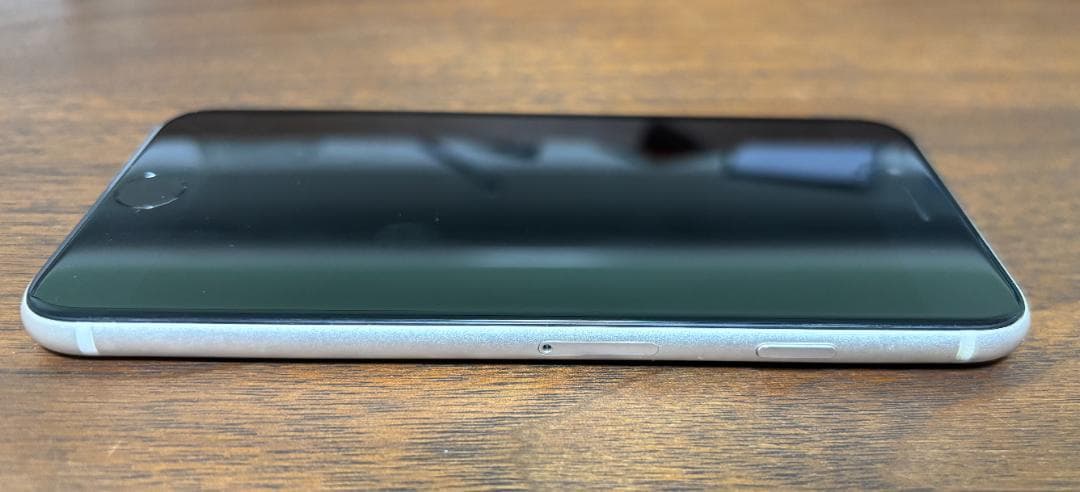 Apple iPhone SE3 ホワイト 本体