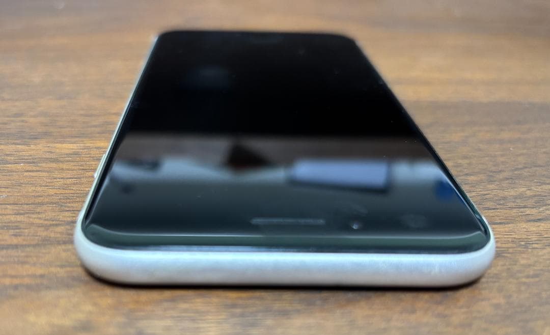 Apple iPhone SE3 ホワイト 本体