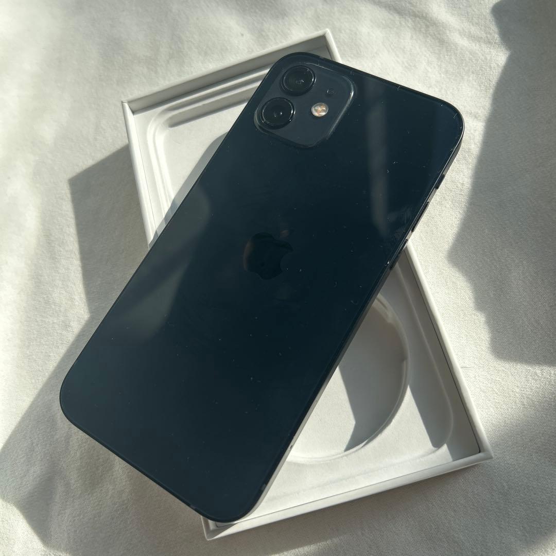 Apple iPhone 12 ブラック 本体　64GB