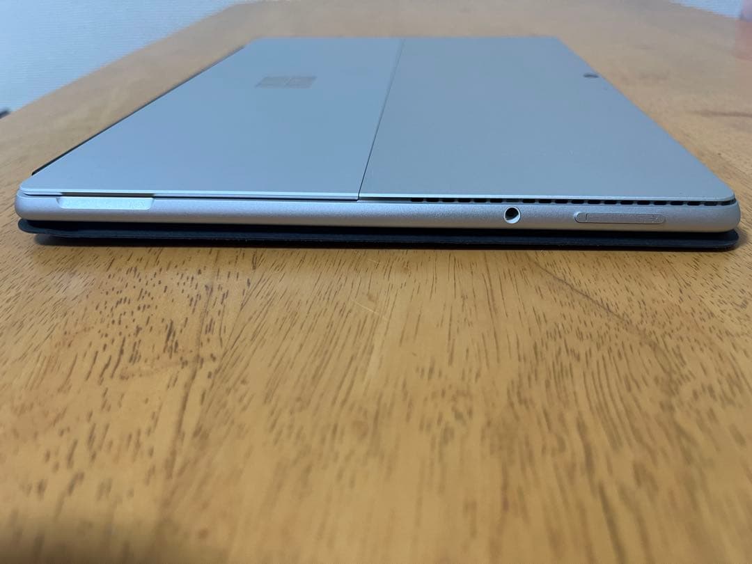 超美品Surface Pro8 1983 本体 + 純正ペン&キーボード