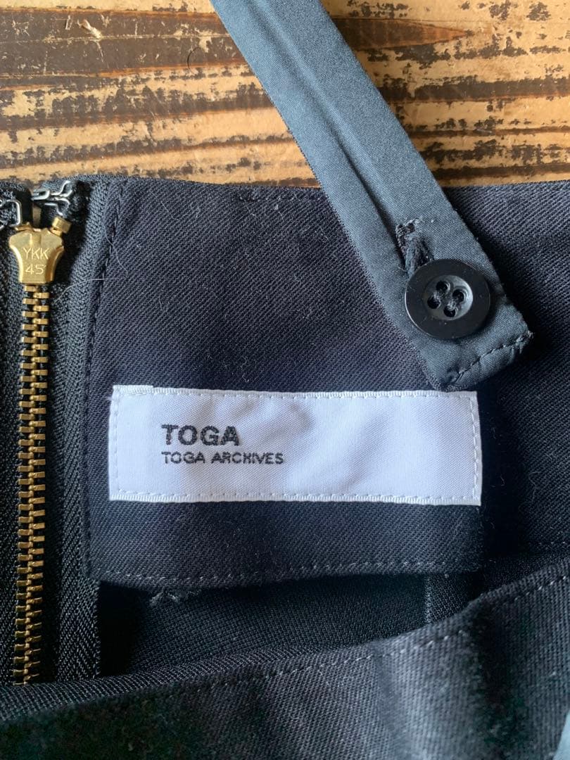 TOGA / 2017SS ブラックミニスカート サスペンダー付き