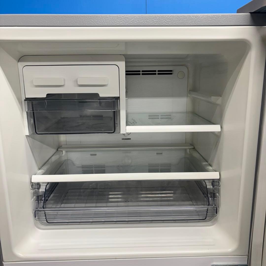 565 パナソニック　中型　冷蔵庫　200L強　1〜5人暮らし用 小型　右開き