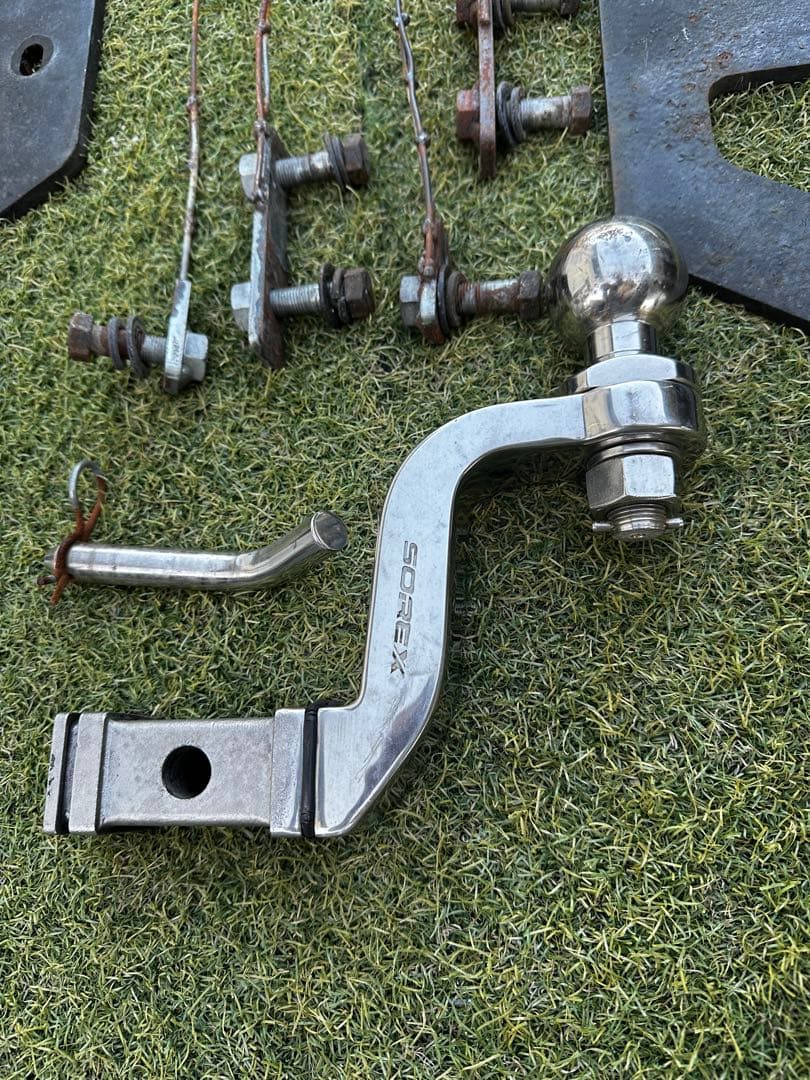 20系アルヴェルSOREX トレーラー用ヒッチ メンバー取り付け金具付き