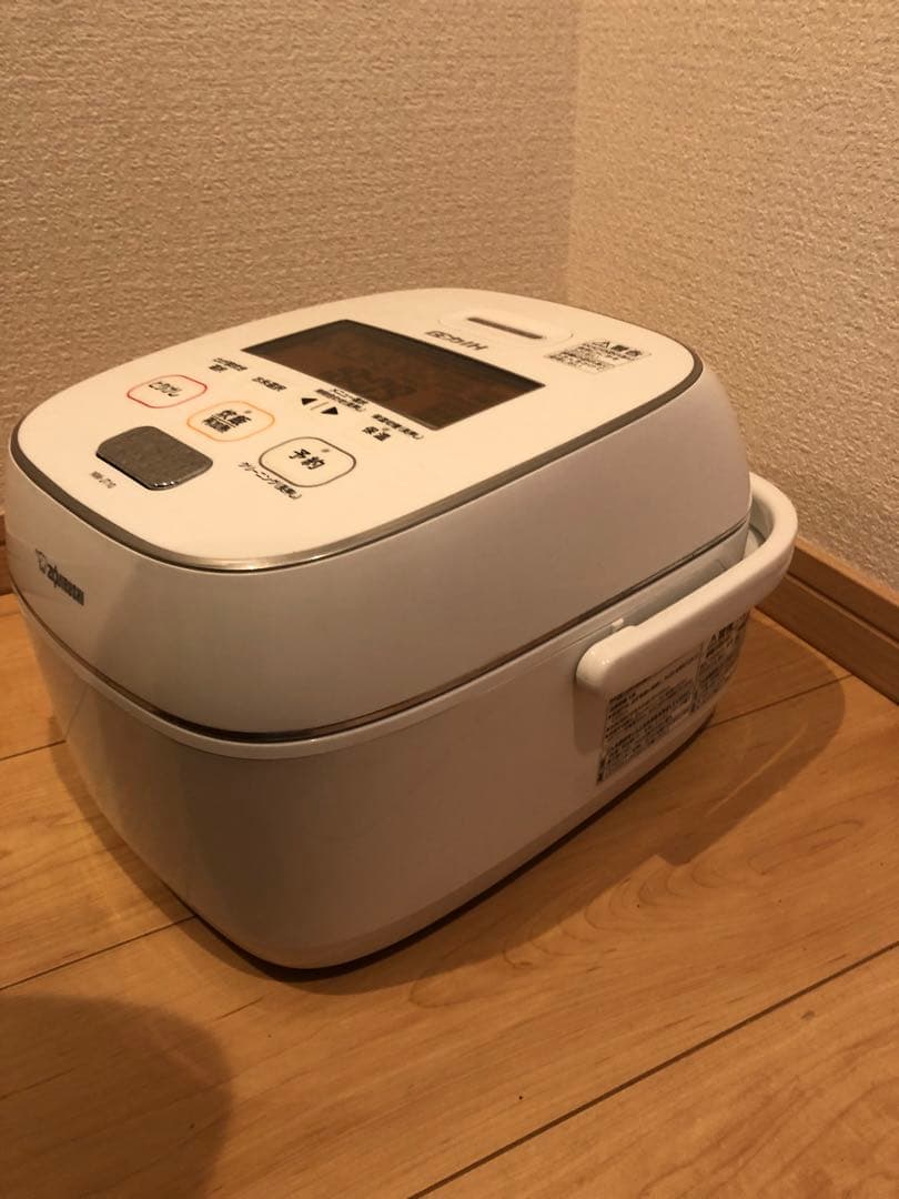 美品‼️象印 IH炊飯器 NW-JT10 ホワイト