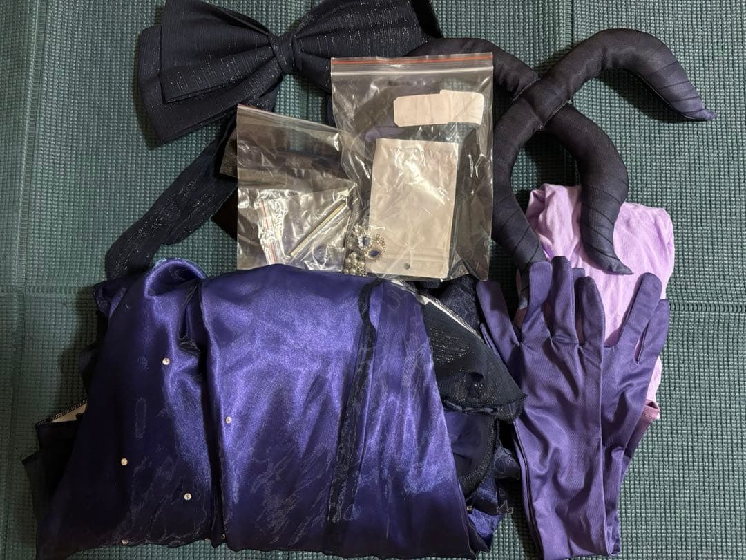 ブルーアーカイブ　ブルアカ　空崎ヒナ　ドレス　コスプレ衣装一式・ウィッグ・羽