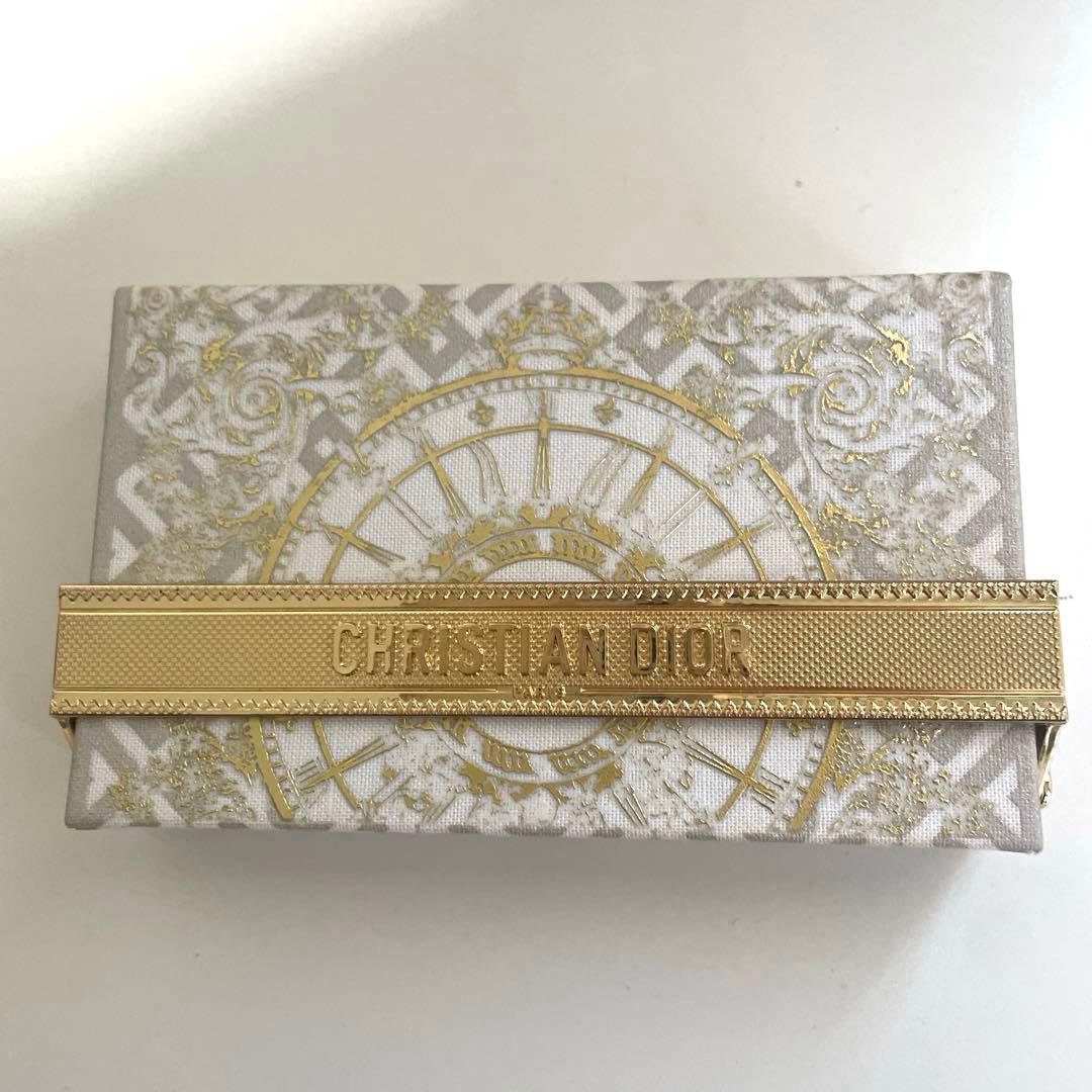 CHANEL、DIORホリデーYSLブラシ ＧIVENCHYデパコス等まとめ売り