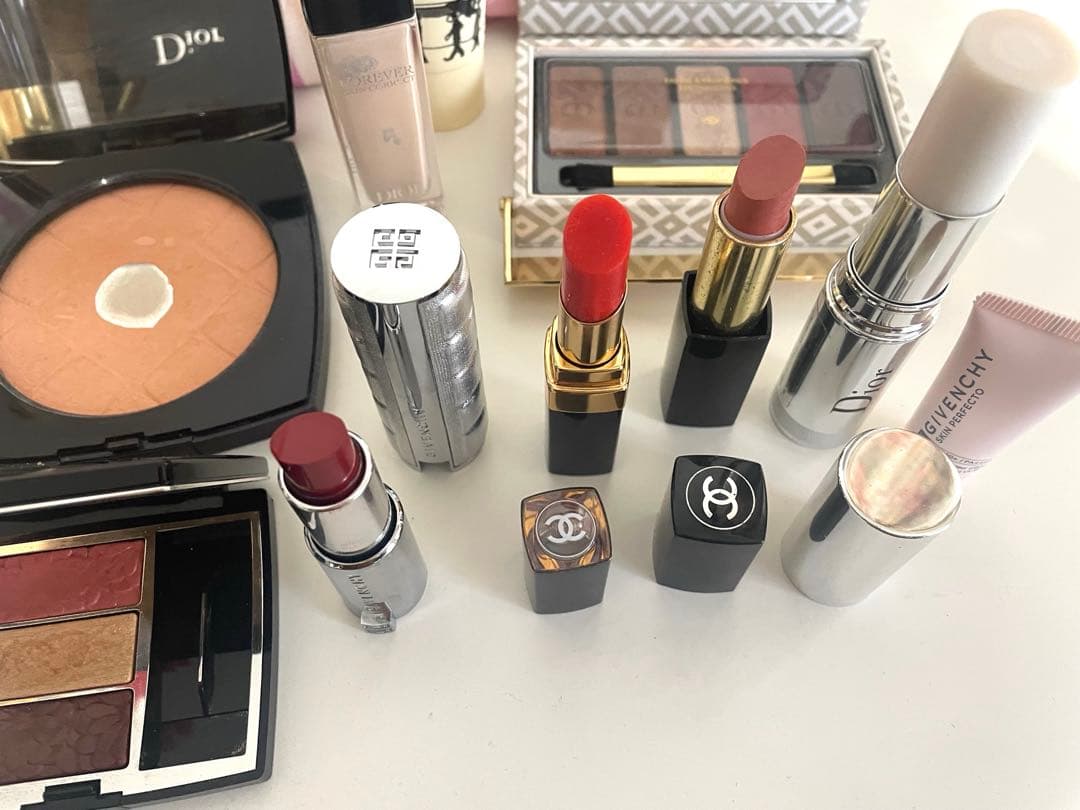 CHANEL、DIORホリデーYSLブラシ ＧIVENCHYデパコス等まとめ売り