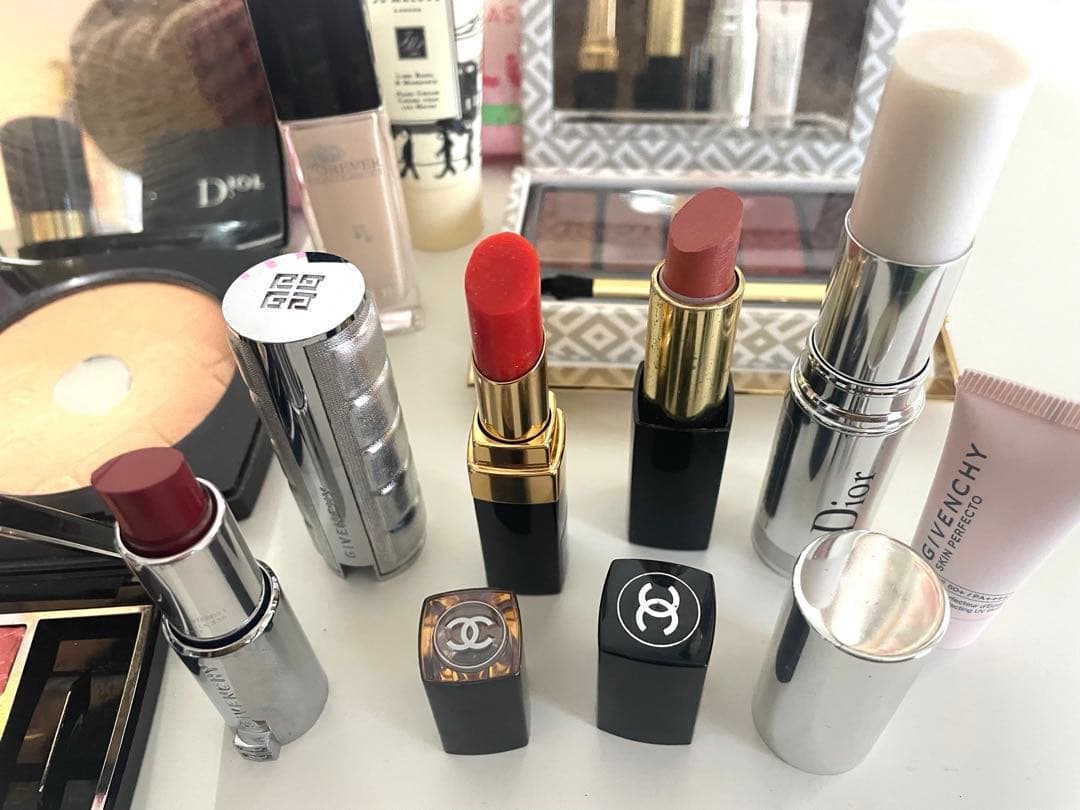 CHANEL、DIORホリデーYSLブラシ ＧIVENCHYデパコス等まとめ売り